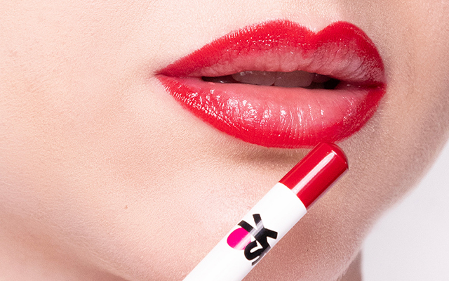 MAKE-UP MEETS YOUR LIPS! VeraLab 2022